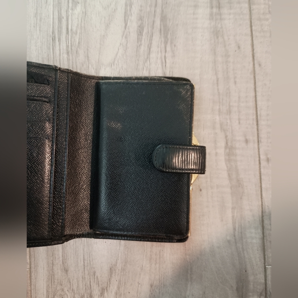 Louis Vuitton LV Epi Porte-Monnaie Viennois Bifold Wallet Noir Men - Picture 11 of 16